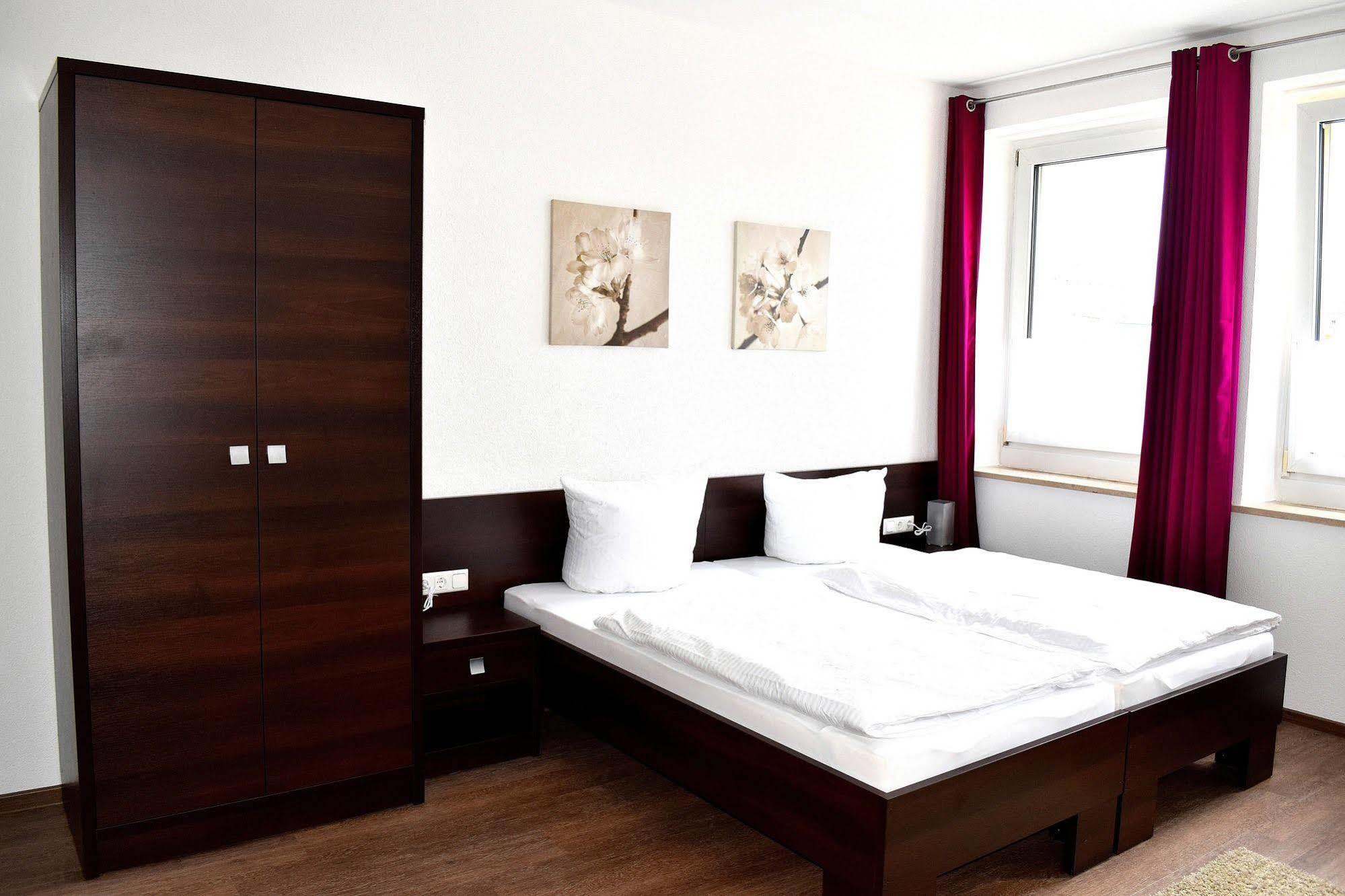 שוויינפורט Boardinghouse - Stadtvilla Budget מראה חיצוני תמונה
