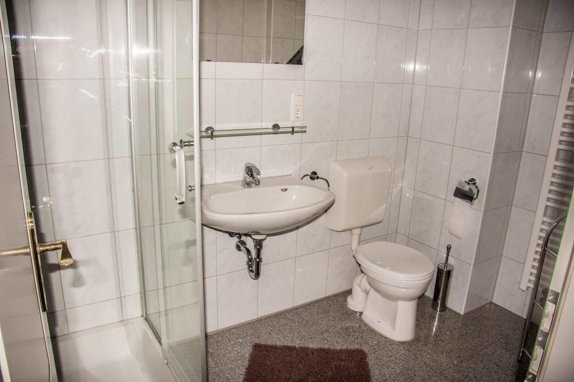שוויינפורט Boardinghouse - Stadtvilla Budget מראה חיצוני תמונה